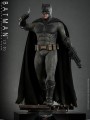 Hot Toys MMS731 - 1/6 Scale Figure - Batman ( 2.0 ) 